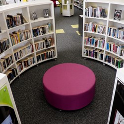 Moulton bibliotek, Storbritannien