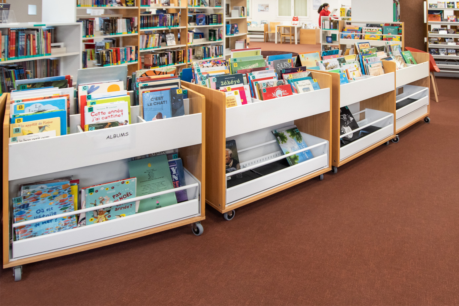 Efter renovering – kombinerade bilderbokslådor på hjul