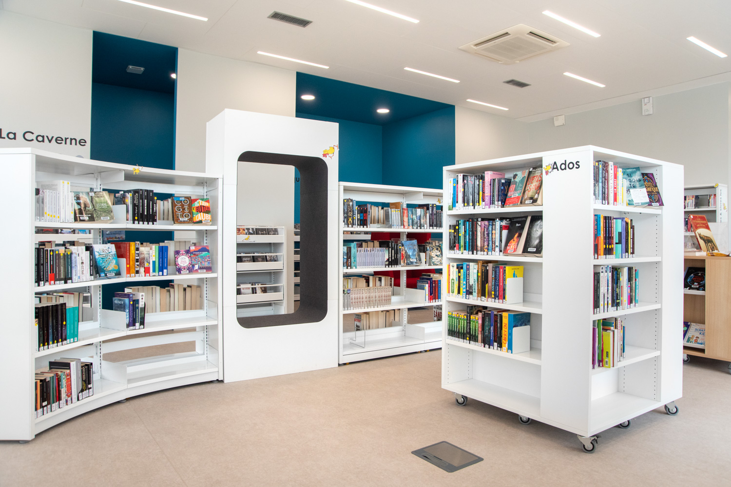 Angerville bibliotek, Frankrike